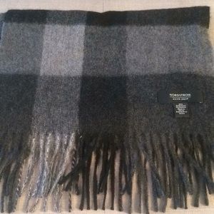 Nordstrom men’s shop 100% cashmere scarf